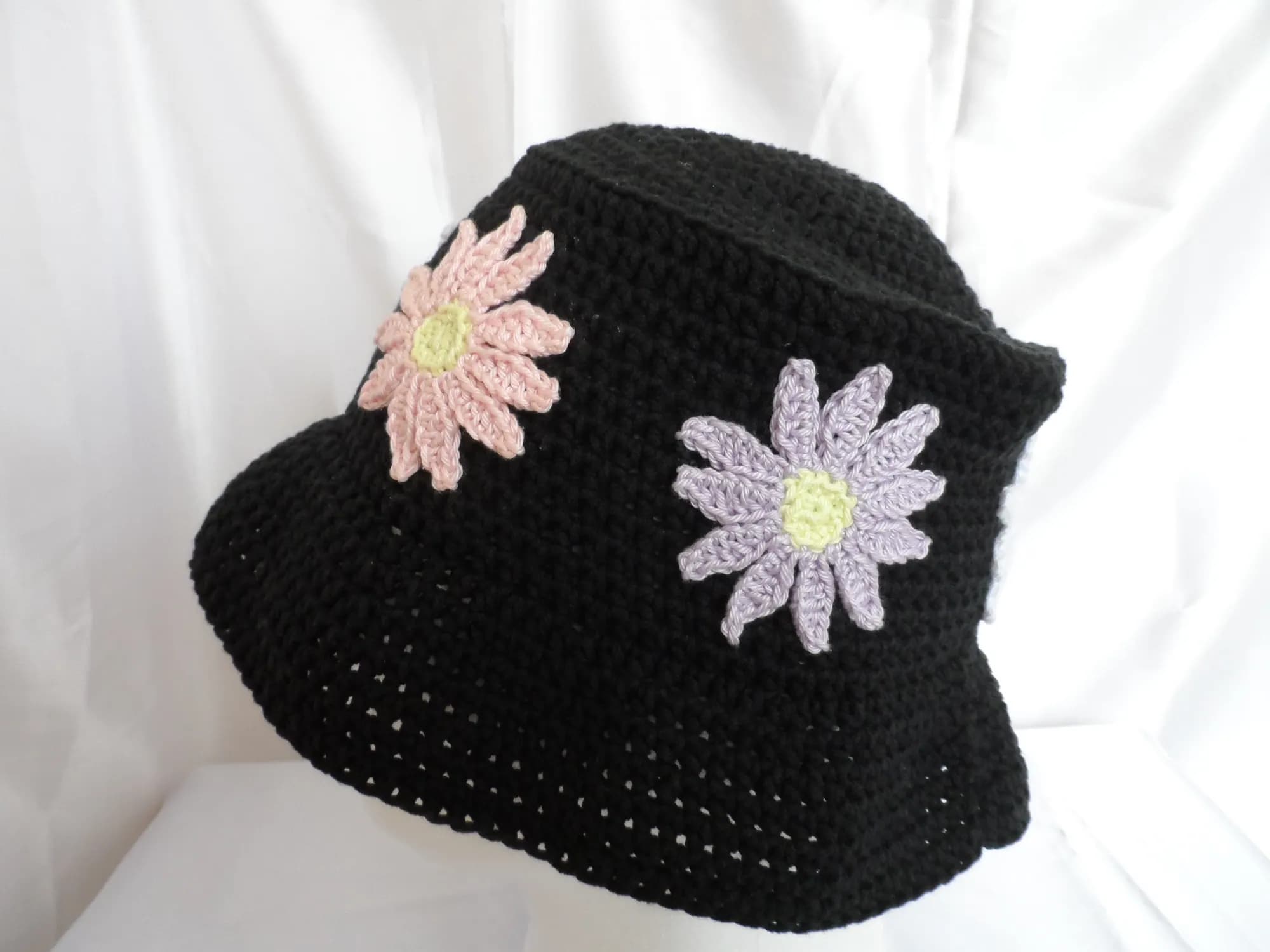 Bucket Hat Black Flowers